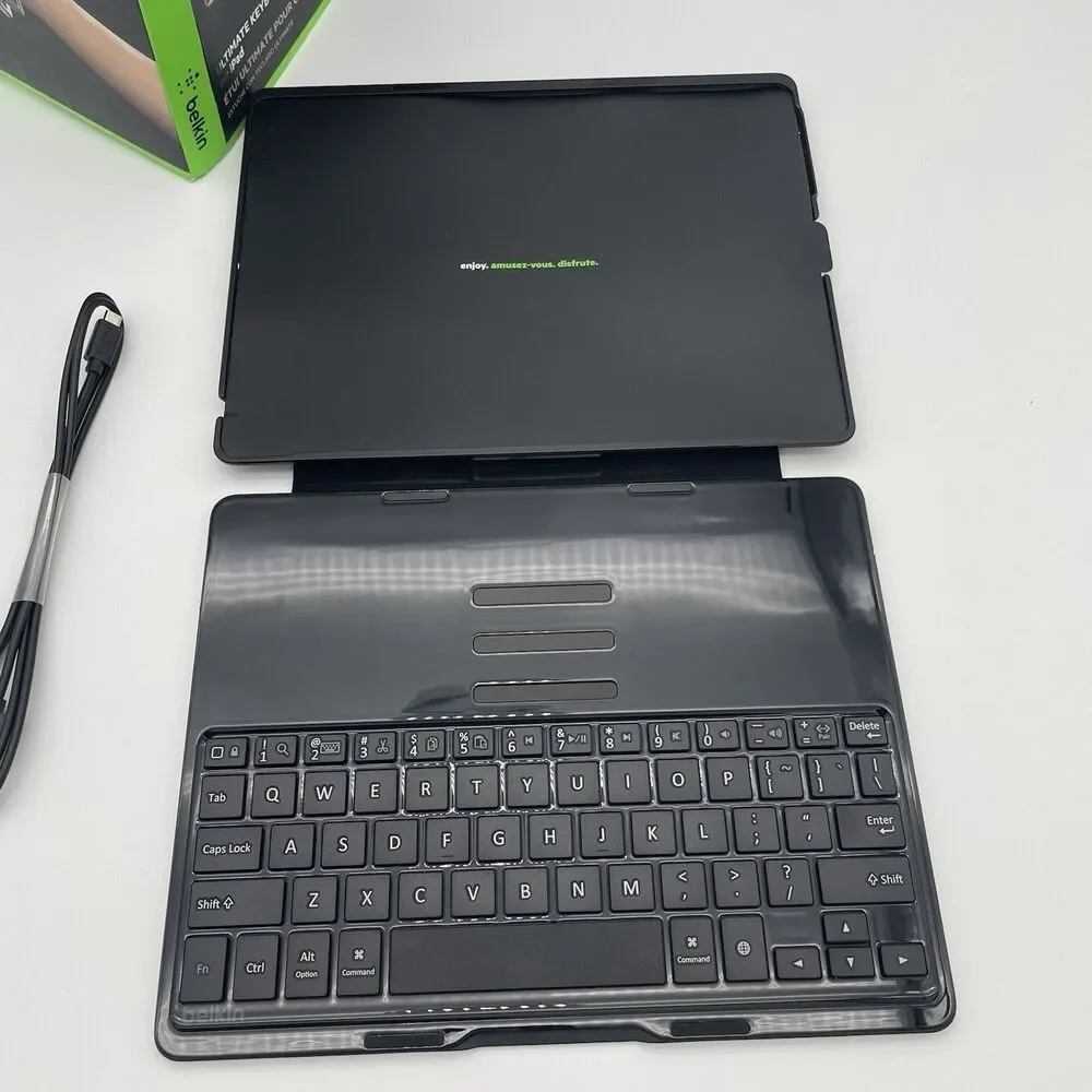 Belkin F5L151 Wireless Ultimate Keyboard Case For iPad 4th & 3rd Gen & iPad 2